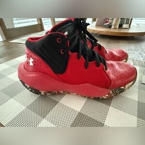 Under Armour Boy’s Basketball Shoes